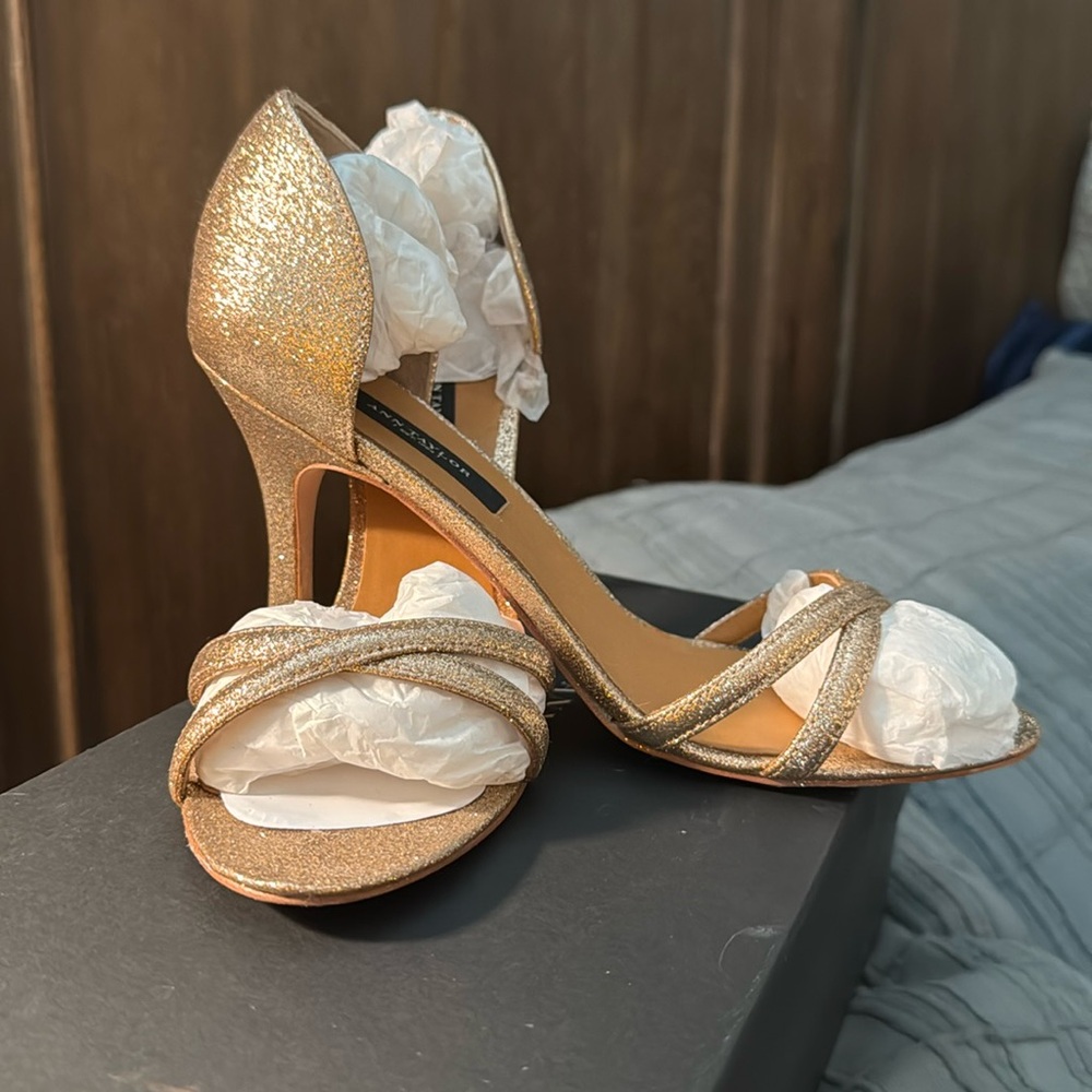 NIB Ann Taylor Stephanie Dorsay Heels